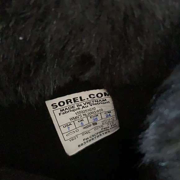 Sorel Tall Black Boots with fur - Picture 8 of 8